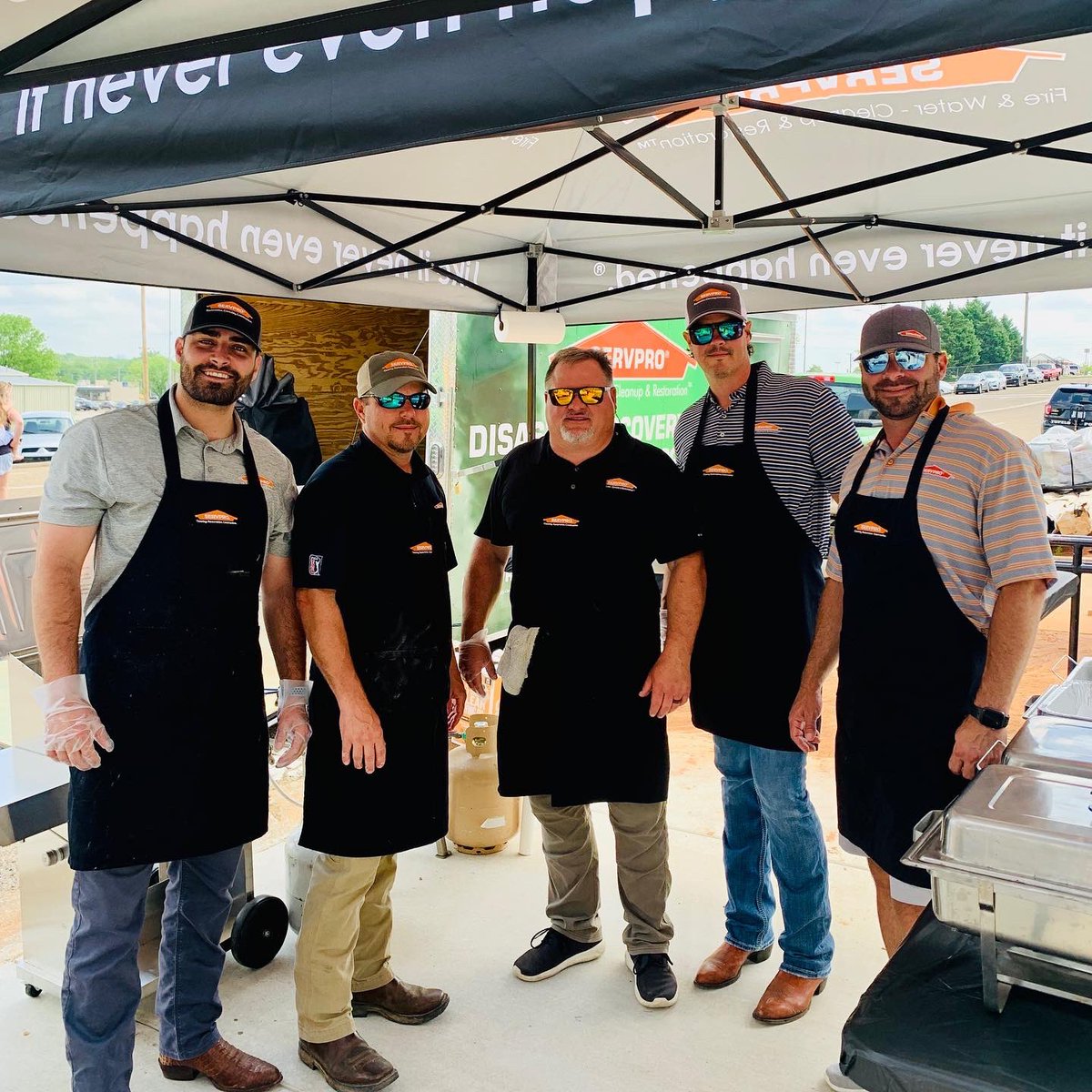 ServproofTupelo's tweet photo. This past Thursday, our SERVPRO chefs fried up the fun at Tupelo Middle School! ππ§‘
Thanks, Quick Stitch for the awesome work on our aprons.ππΌ
#servpro #hereforyou #gowave
#fishfryfun #tupelomississippi
@tupeloschools https://t.co/ABg3l7DA8h