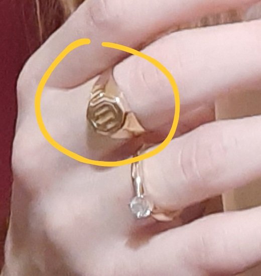 jeannou_dbs's tweet photo. Bonsoir Twitter, apparemment tu fais des miracles. J'ai perdu ma bague sur Amiens, la chevalière de ma mère, j'y tiens énormément. Quelqu'un l'aurait trouvé ?
RT appréciés
#Amiens #bague https://t.co/O0raLO7Gmu