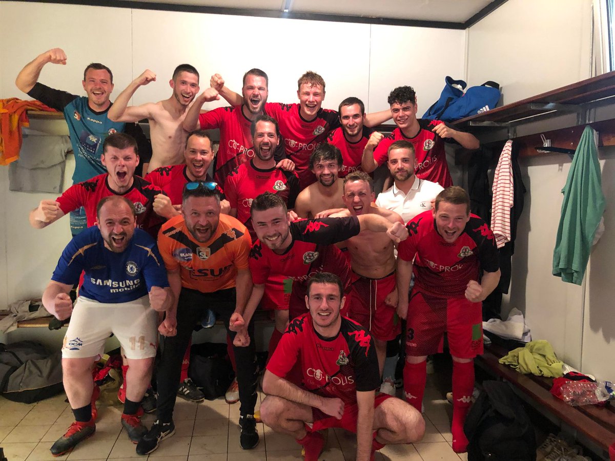 asandouille53's tweet photo. 🤩 [𝑬𝑸𝑼𝑰𝑷𝑬 𝑨]

✅Victoire 2-1 de l'équipe A dans son match décisif pour la montée en régionale 3 face à Ambrières-Cigné, il reste deux matchs, deux finals. https://t.co/iY2VBDPYuz