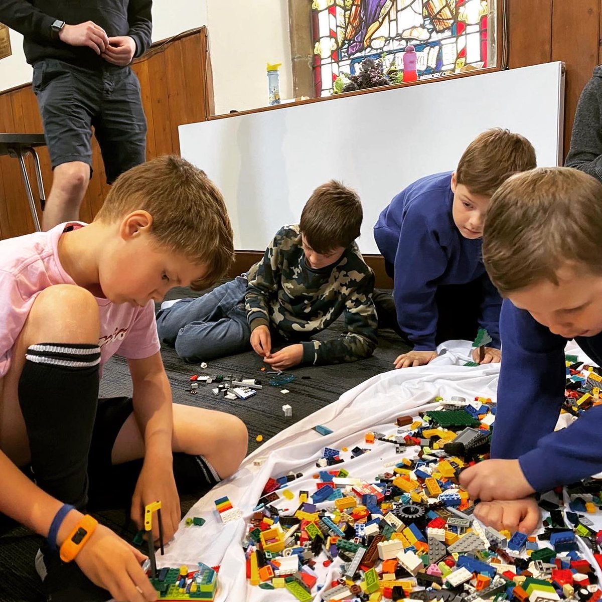 stirlingbattbb's tweet photo. It’s great to be back running events for our local companies in #Stirling and #Clacks. On Saturday, we had our Lego Day for Anchors &amp; Juniors with @letsGoConstruct at St. Blane’s Church, Dunblane, with 60 boys attending. #BoysBrigade https://t.co/MjDFDuS8GN
