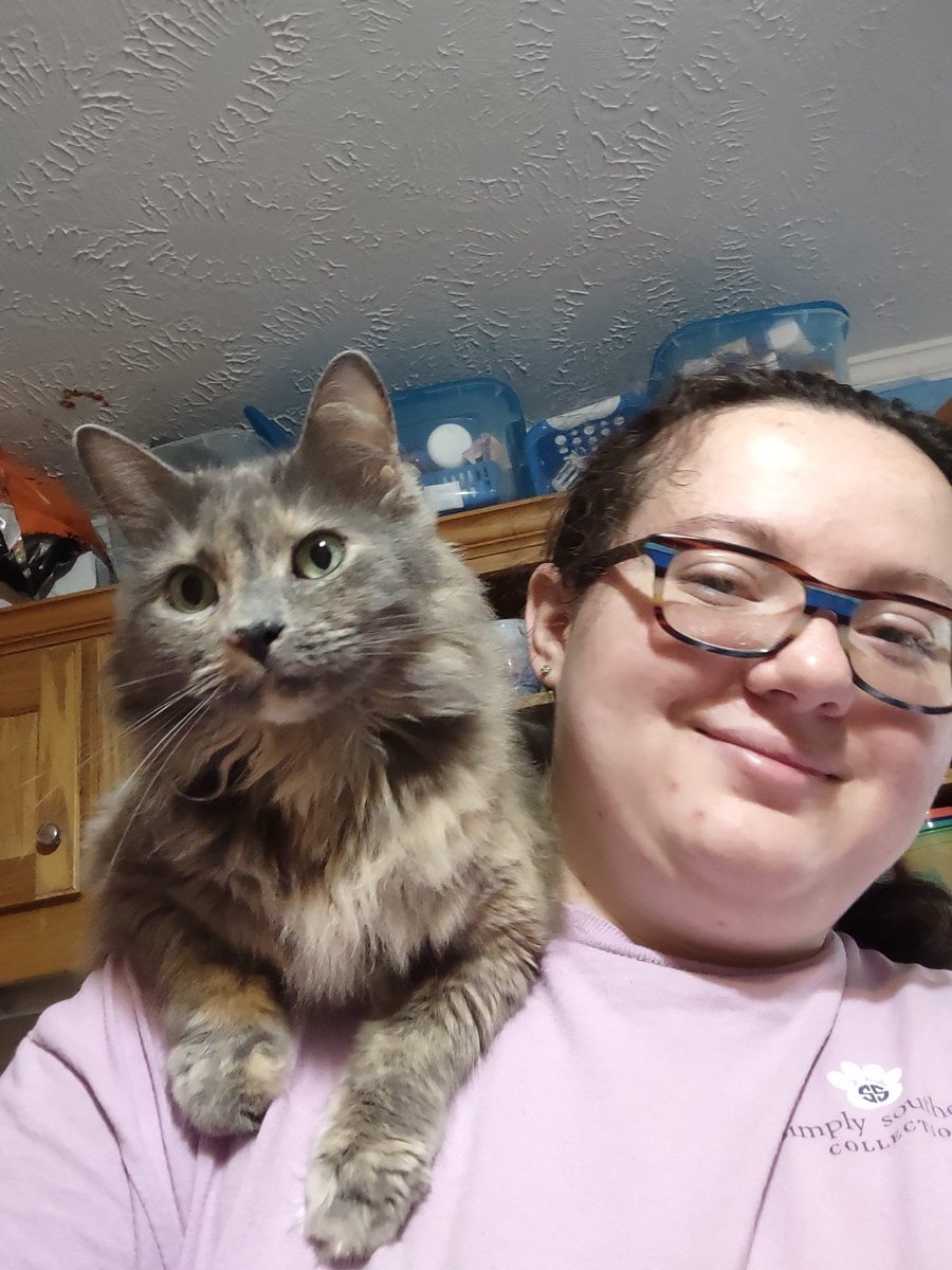 KennJDodgerBlue's tweet photo. @LiteraryStriver @AlexanderRaine7 @apbamlb1987 @fourscorestar And the
#FuzzyCat
#FuzzyMudgie
#Fuzzy https://t.co/no0GKkVwXV