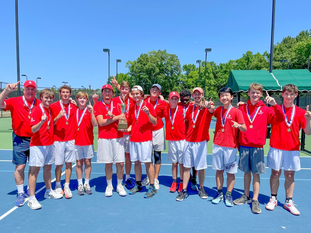 SpartanburgDay's tweet photo. Lucky number 7️⃣! The varsity boys' tennis team just defeated Hilton Head Christian to claim the Griffins' SEVENTH 2A SCISA state championship this year! 🎾🎉 Congratulations to the players and Coach Bob Allsbrook! #beyourbest #bemore #spartanburgdayschool https://t.co/NpnK2Cjlef