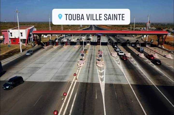 FIRepublicains's tweet photo. Autoroute ILA TOUBA, 113kms de routes, allant de Dakar à TOUBA. 
#senegalaise_tik_tok #team221 #mandat #senegal #monde #MackySall #sn #Bennobokkyakaar #cojer #APR @macky_sall #republicain #kebetu https://t.co/9j7spNSsin