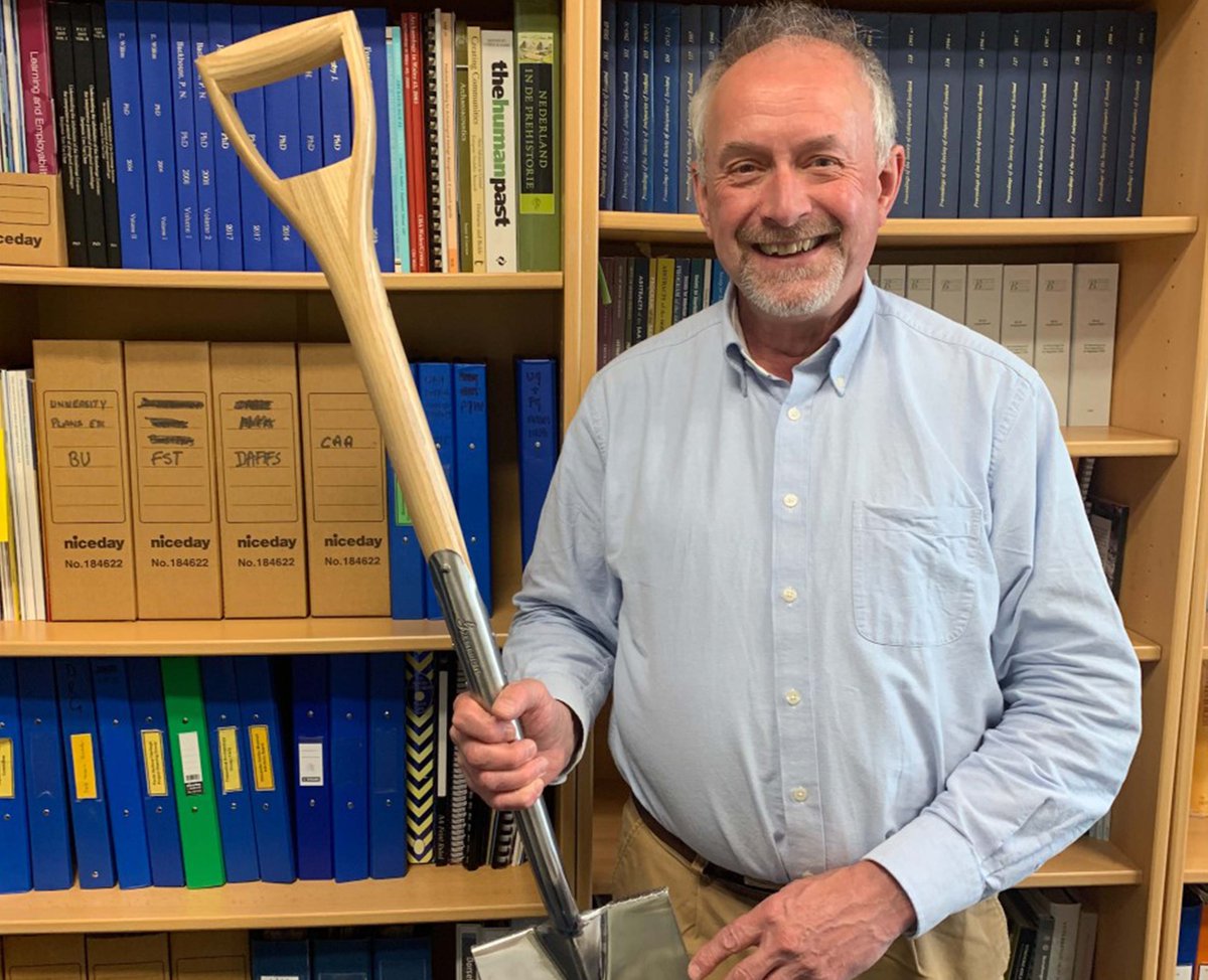 CotswoldArch's tweet photo. You can read a little about Tim and his significance, here: https://t.co/H1QbSmTiVD (4/4)
#CongratsTim #ThanksForEverything 🥂 #Cotswolds #Roman #Archaeology #Cirencester https://t.co/XWfg3zruho
