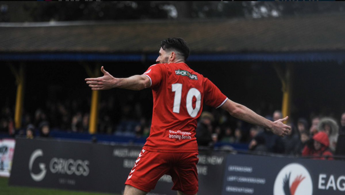 CharleeHughes96's tweet photo. Still not sunk in yet, but another season over and what a season it’s been! Finished the season on 17 goals and already waiting for the new season to start! Thanks to all the fans @hemelfc &amp; @MaldonTiptreeFC for all your support and to my family and friends ⚽️⚽️⚽️ https://t.co/ZNvlIueSfu