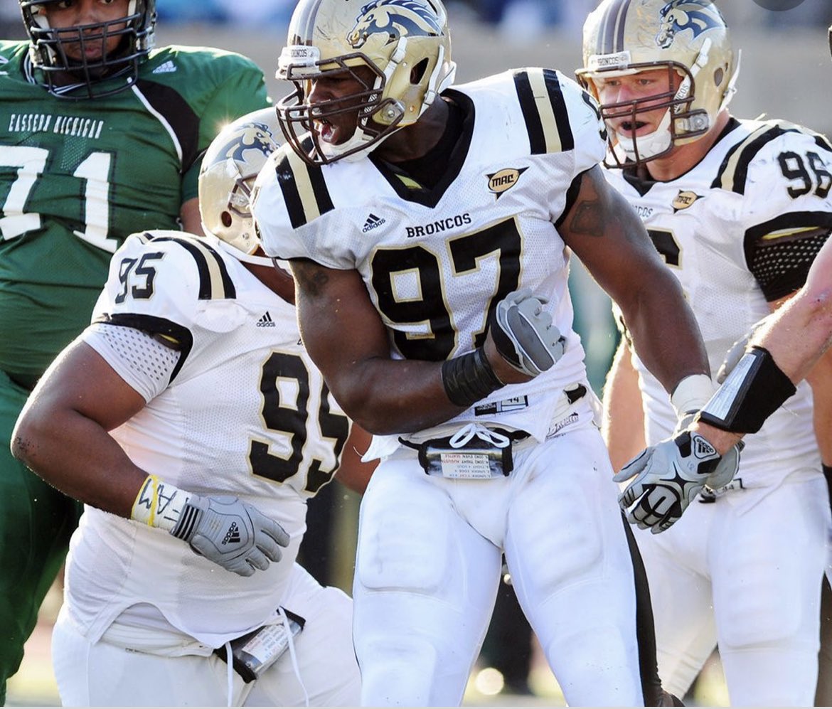 Blessed to receive an offer from <a href="/WMU_Football/">Western Michigan Football</a>! Thank You <a href="/CoachDenham1/">Coach David Denham</a> @WMUCoachEspo #GodisGood <a href="/IndianaPreps/">Indiana Preps</a> <a href="/RobertMathis98/">ROBERT MATHIS QBH8r</a> <a href="/gridiron_gang_/">The Original Gridiron Gang</a> <a href="/Bryan_Ault/">Bryan Ault - Midwest Scout</a> <a href="/AllenTrieu/">Allen Trieu</a>