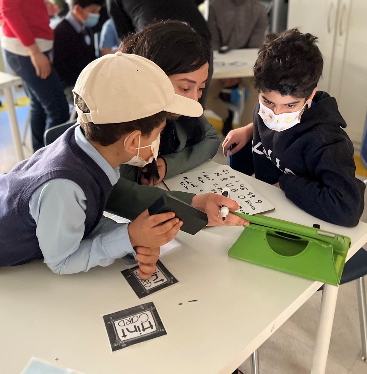 KellsElementary's tweet photo. Family #Steam Day was a resounding success! So nice to have parents join us! #Stemeducation @kellsacademy @chriscolleydog https://t.co/8pVShRUJAp