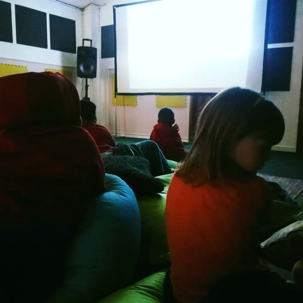 Today was perfectly rainy, for our first Monday Movie Club in Sighthill. Join us every Monday 3-5pm for free movies and munchies 🎬📽🎞