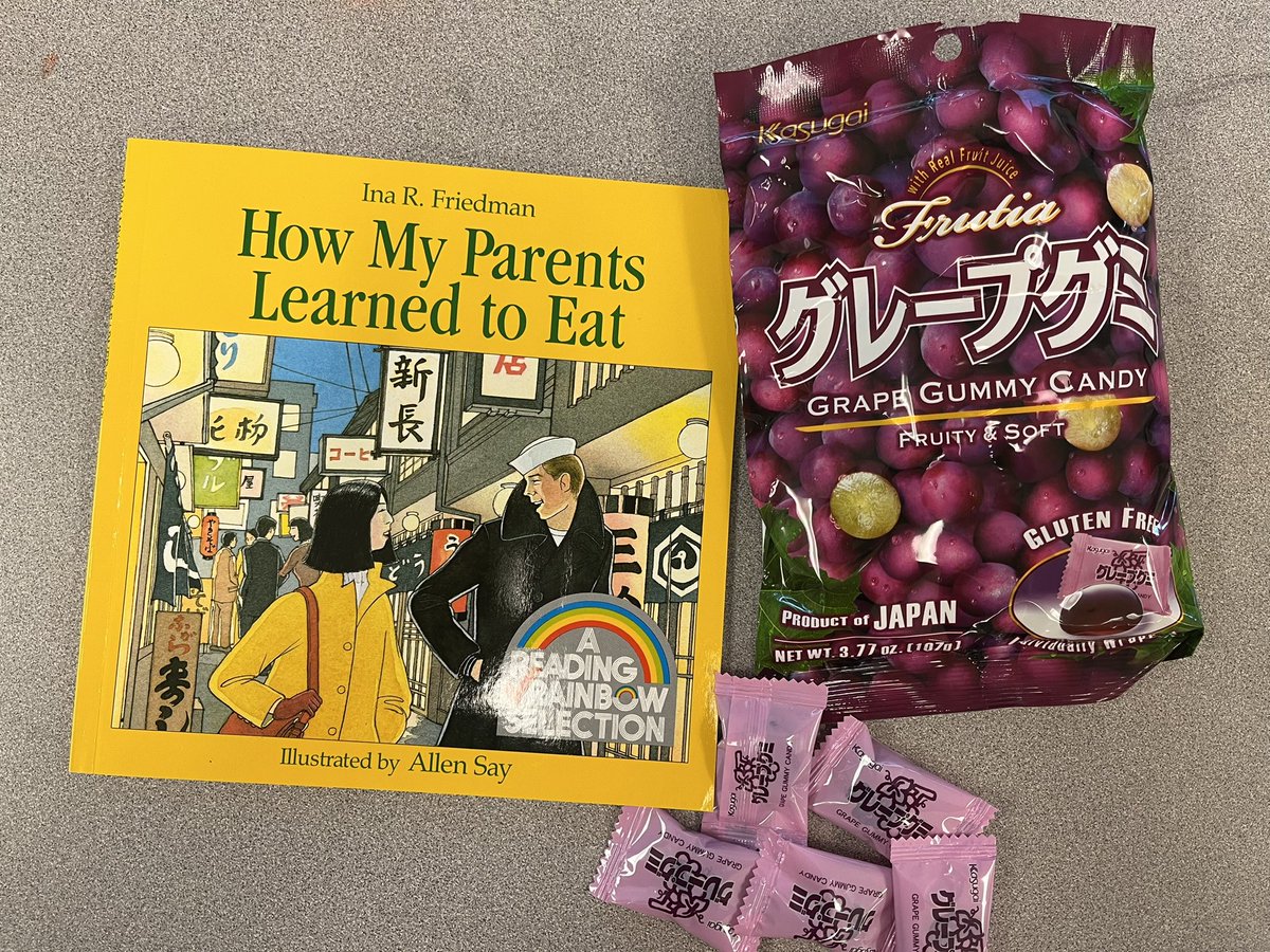 BloomMsDavis's tweet photo. A book and a treat for #AAPIHeritageMonth @BloomBulldogs https://t.co/b5BnoF11Xc
