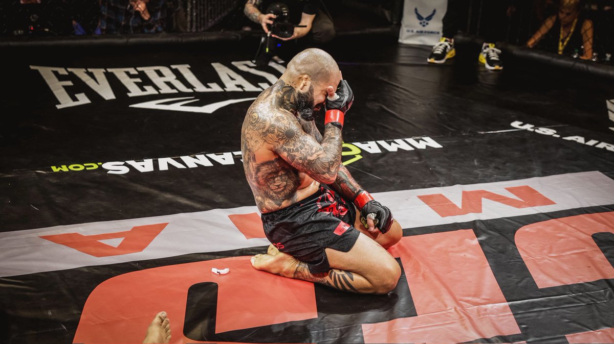 CESMMA's tweet photo. #CES68 Results: @MEANBEAN170 def. Deven Paulsen via Submission at 4:49 of Round 1 on Friday in #Fargo on @UFCFightPass https://t.co/APuLa4PqlN