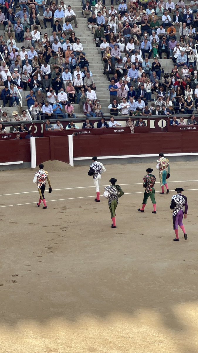 NovdelNorte's tweet photo. Hoy se presentaba en Madrid nuestro participante de 2021 @arturogilio cayendo herido de gravedad…

¡Un parte médico desgarrador y que esperamos que se recupere pronto, pero de la mejor forma posible!💪🏼

¡MUCHA FUERZA!💪🏼 

@novilladas 
@ftorodelidia 
@casatorerosoficial https://t.co/rykviGFUkw
