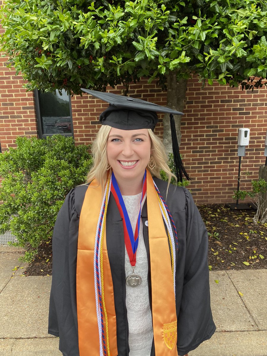 andymraz22's tweet photo. Congratulations @MrazMolly on graduating from University of Richmond Magna Cum Laude with a BS in Biology. Next journey will be attending Rutgers to study to be a Physician Assistant. I am so proud of you ❤️ https://t.co/jmHaubbKN8