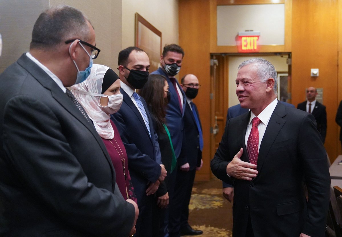 RHCJO's tweet photo. جلالة الملك عبدالله الثاني يلتقي، في نيويورك، رئيس وأعضاء جمعية الأطباء الأردنيين في أمريكا، وعددا من الأطباء الأردنيين المتميزين في #الولايات_المتحدة #الزيارة_الملكية #الأردن 

تفاصيل:
https://t.co/84rUn5fchM https://t.co/0F0lcL3WCq