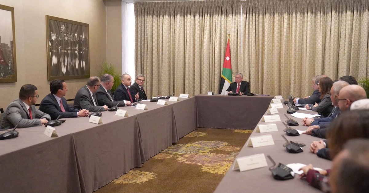 RHCJO's tweet photo. جلالة الملك عبدالله الثاني يلتقي، في نيويورك، رئيس وأعضاء جمعية الأطباء الأردنيين في أمريكا، وعددا من الأطباء الأردنيين المتميزين في #الولايات_المتحدة #الزيارة_الملكية #الأردن 

تفاصيل:
https://t.co/84rUn5fchM https://t.co/0F0lcL3WCq