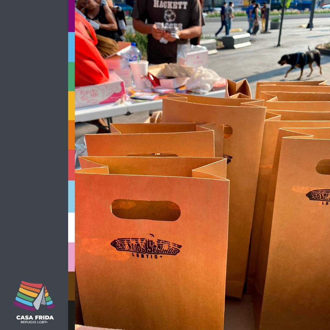 CasaFridaLGBT's tweet photo. Gracias a quienes hicieron posible esta activación en calles de la Cuauhtémoc 🙌🏽 Un esfuerzo en conjunto entre organizaciones y colectivas con el apoyo de @UNFPAMexico y @OnusidaLatina - Promoción de #EspaciosSeguros y prevención de VIH e ITS, Gracias a todas las voluntades 🌈 https://t.co/BdQq13Gy5M