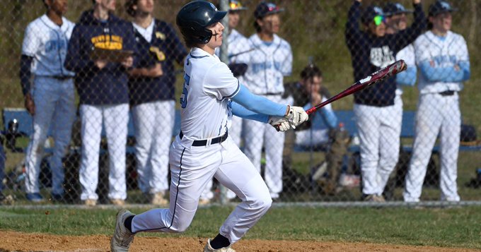 jacobstein23's tweet photo. .@RHHSBB2022 earned the program's first county championship since 2016, led by a dominant pitching staff. The Hawks are looking to finish off the regular season undefeated in county, facing Reservoir at 6:30 p.m. tonight. Read more below:
https://t.co/yH6xfHUHgE https://t.co/gs1R0MD792