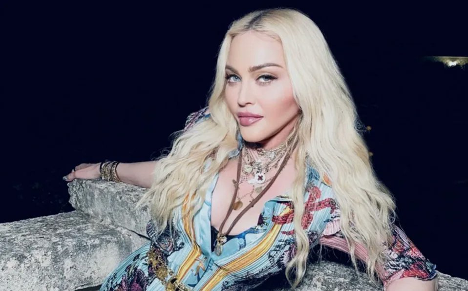 Formula_Music's tweet photo. ¡DIFÍCIL!
¿Quién es la Reina del Pop?
🔃 Madonna 
❤️ Lady Gaga https://t.co/lNsIGMI4aB