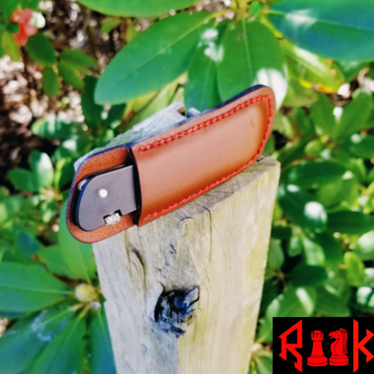 Just finished making a SouthOrd jackknife leather pouch. 
Like a glove 😆