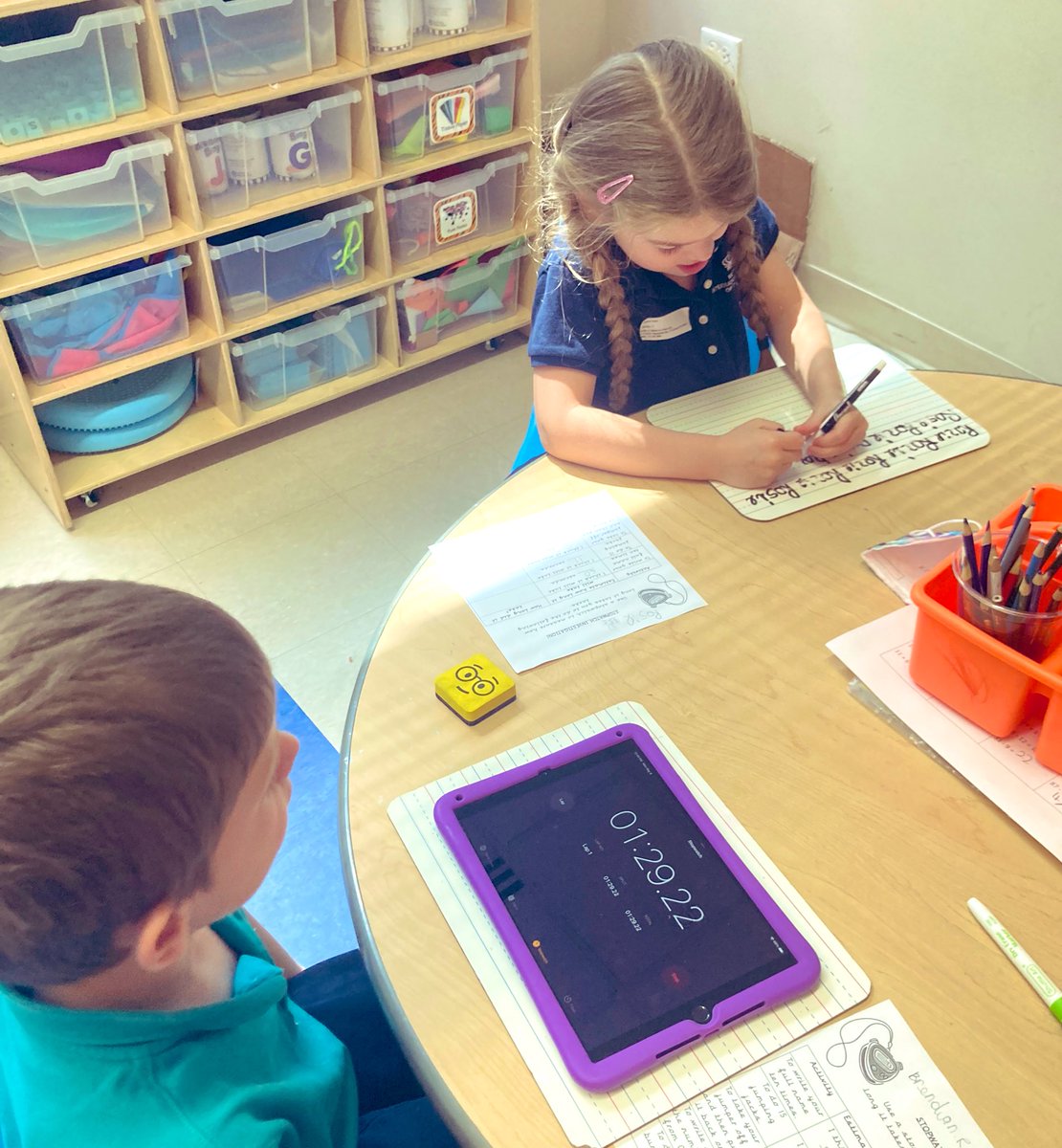 BISCLPYear1's tweet image. The #terrifictigers had so much fun using stop watches to time each other completing different activists, comparing their actual times to previous estimates! Super estimating Tigers! 🐯 🏃🏽♀️ ✍️ @BISCLincolnPark #BeAmbitous