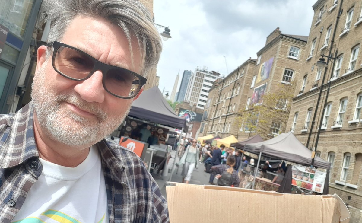MikeLeSurf's tweet photo. Working in #LoveLondon❤ today for @mencap_charity and a cheeky craft cider in Seven Sisters #truecraft before dance class with @hi_movingwaves #falafel #WhitecrossStreet @TinaEuri https://t.co/YlzKbp61uY