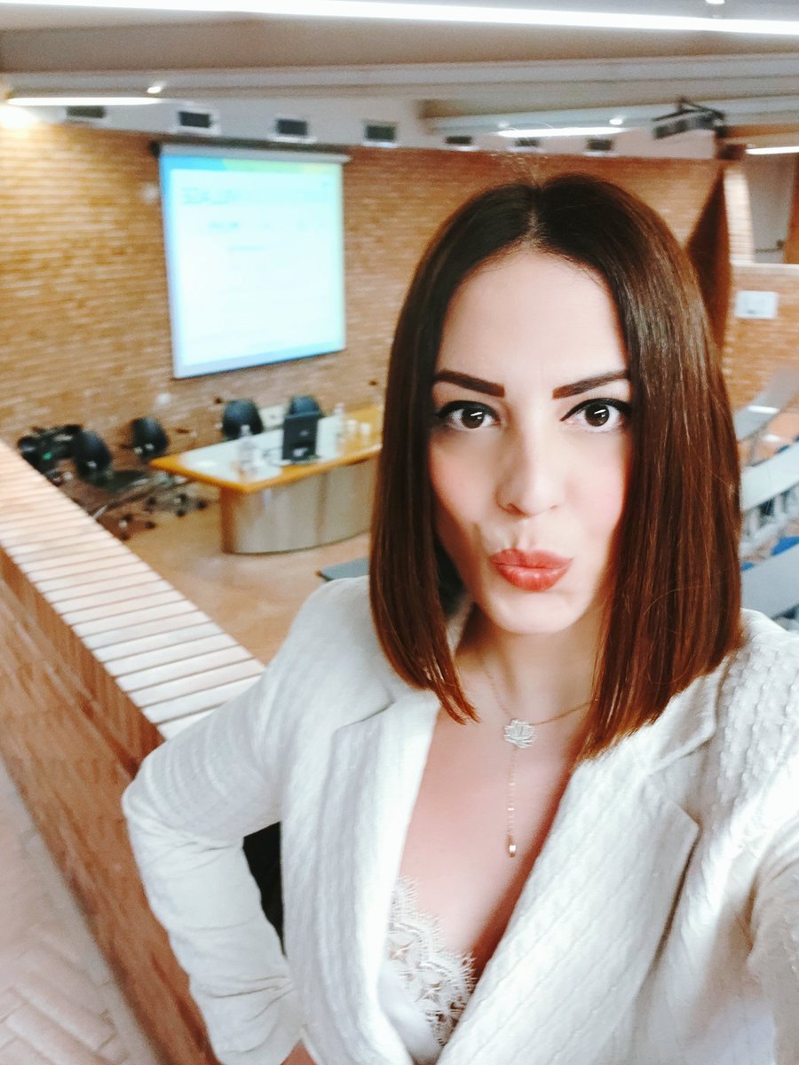 KaterinaFerrara's tweet photo. 🇮🇹 ɪɴ ɪᴛᴀʟɪᴀ ꜱɪ ᴏᴄᴄᴜᴘᴀɴᴏ ᴅɪ #ᴄʀyᴘᴛᴏ ᴇ #ʙʟᴏᴄᴋᴄʜᴀɪɴ 100 ᴅᴏɴɴE e 11000 ᴜᴏᴍɪɴɪ. Ne ho parlato oggi ᴀʟ ᴛᴀᴠᴏʟᴏ ᴅɪ ʟᴀᴠᴏʀᴏ ꜱᴜʟ ᴅɪɢɪᴛᴀʟ ɢᴇɴᴅᴇʀ ɢᴀᴘ ᴅᴇʟʟ'ᴀꜱꜱᴇꜱꜱᴏʀᴀᴛᴏ ꜱᴛᴀʀᴛᴜᴘ, ʀɪᴄᴇʀᴄᴀ ᴇ ɪɴɴᴏᴠᴀᴢɪᴏɴᴇ Reg.Campania https://t.co/nULNvs8T0u