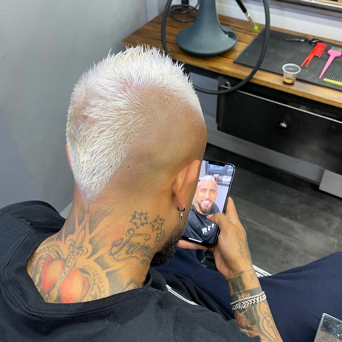 kingarturo23's tweet photo. Listo para lo que viene!!!😜🤍🤴🏽🙏🏽🔥💪🏽💣 https://t.co/jgNhHbw1qB