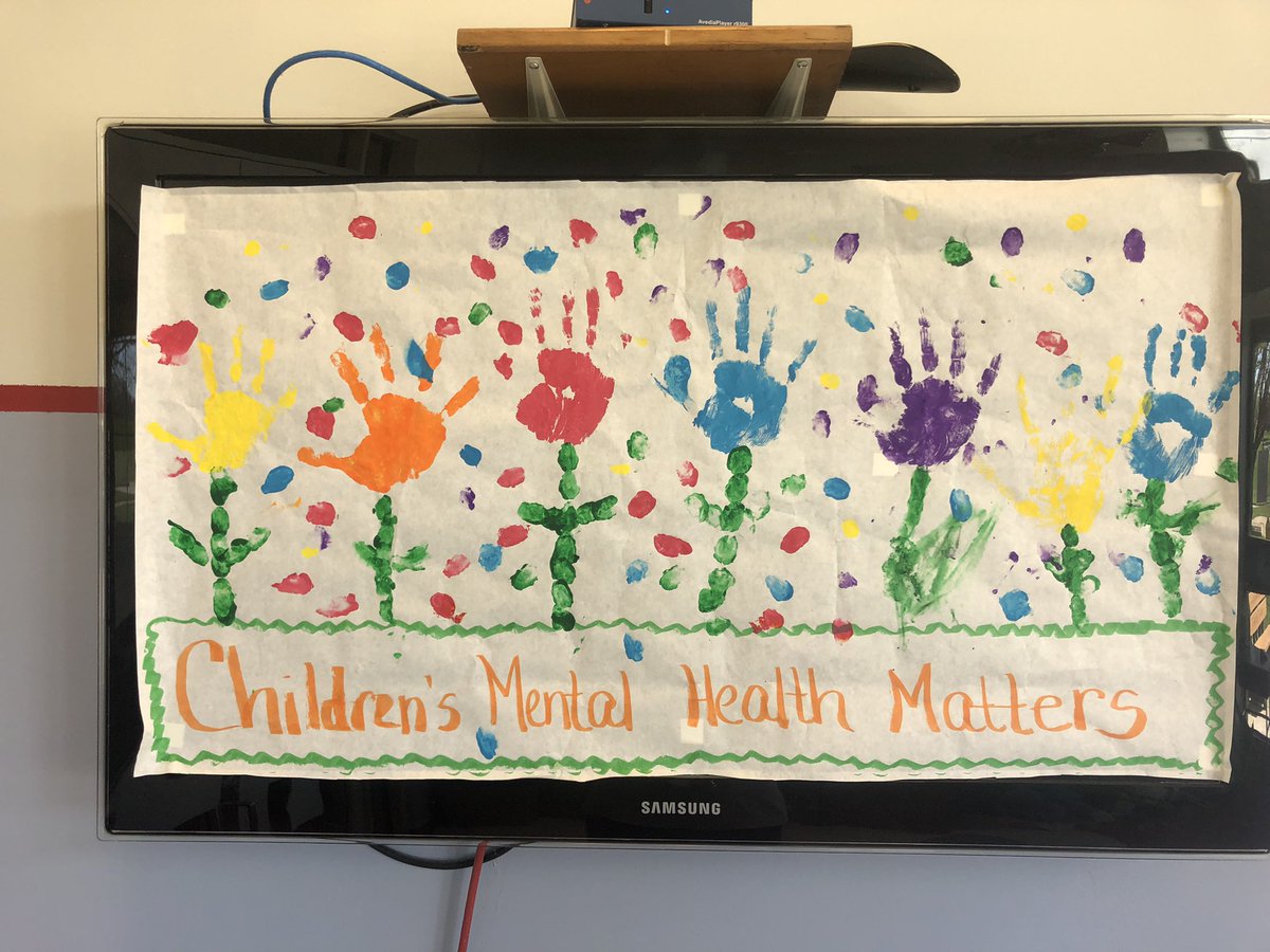 DLSDCounselors's tweet photo. Kindness Kids and other students at Curtisville painted posters using hands and thumbprints to promote Mental Health Awareness 💚 https://t.co/ipUAfppweF