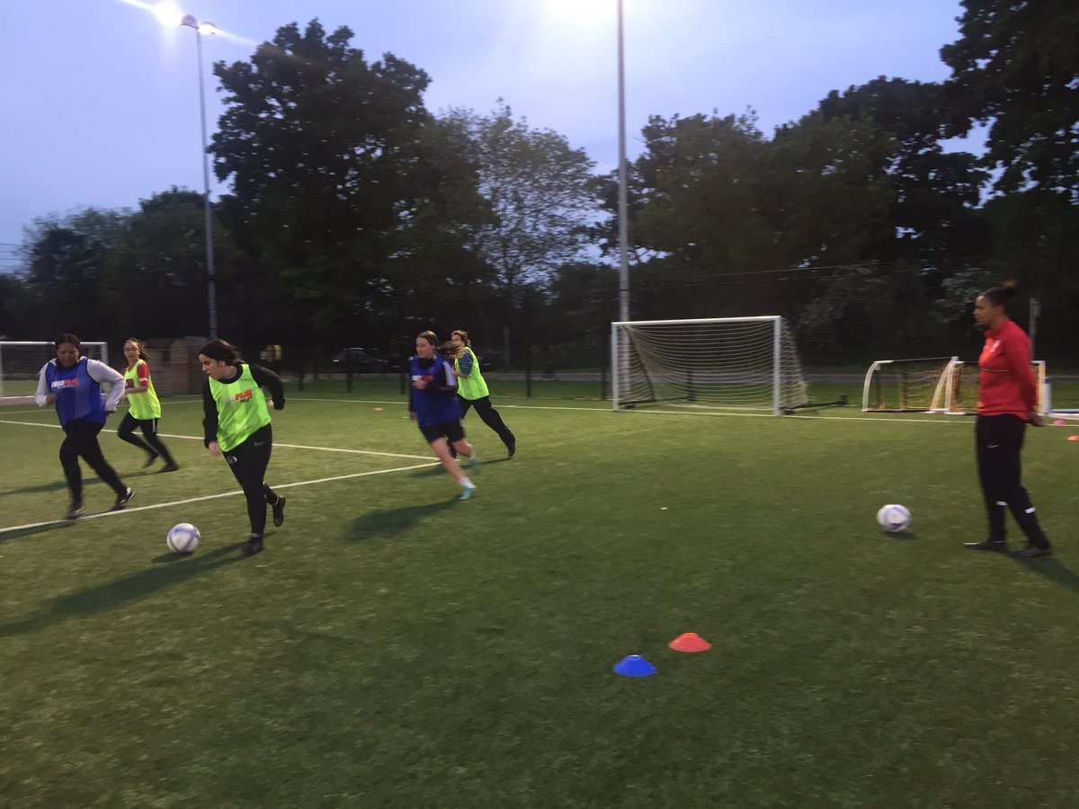 LondonFA's tweet photo. Tonight’s #100FC CPD workshop ‘Know Your Players’ delivered by @86caw at @CAFCTrust https://t.co/ZMWHPmhwrW