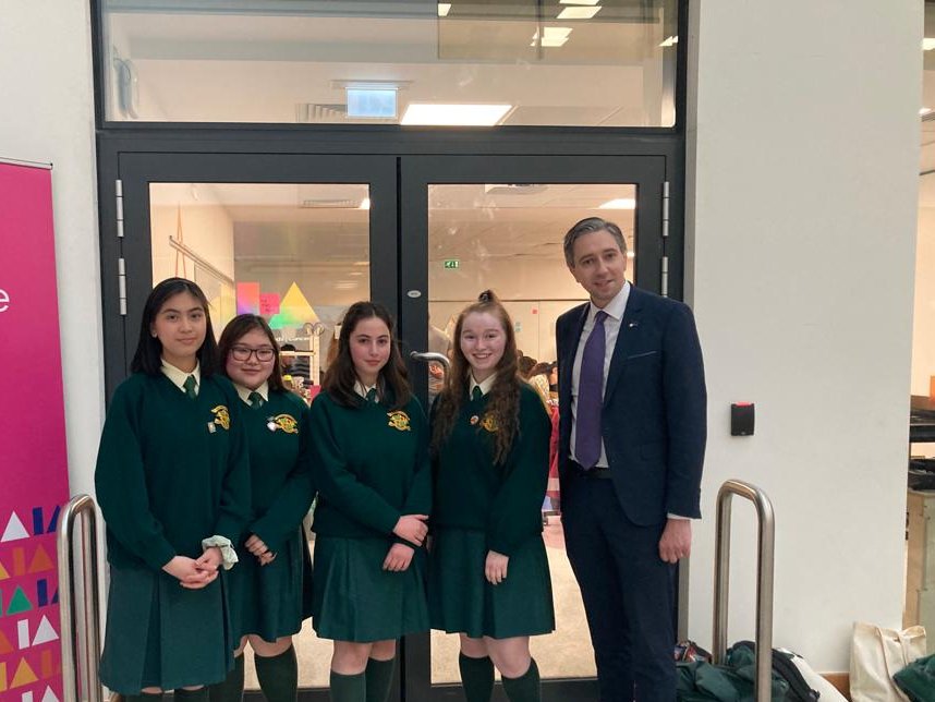 Loreto_Crumlin's tweet photo. Our #Power2Progress students were delighted to meet @SimonHarrisTD today @SchoolofEdUCD . Thanks to @JudithHarford and @zurichirelarnd for their support of this initiative https://t.co/JUQT1PenhT