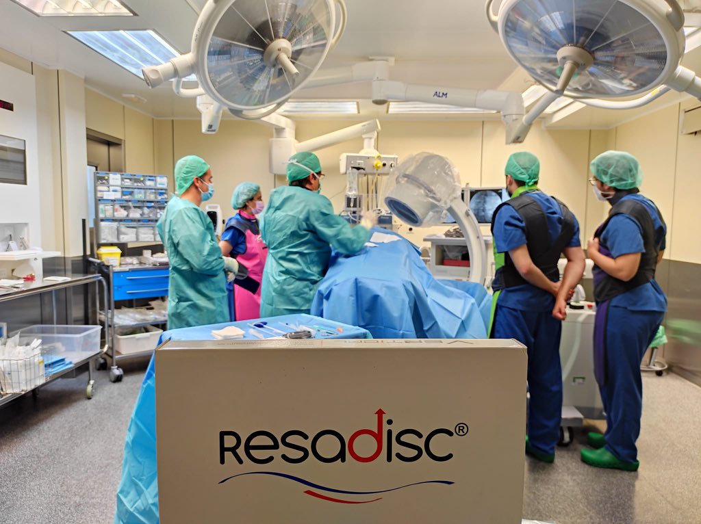 Técnica intradiscal con RESADISC en pacientes con dolor radicular junto al Dr. Rivera y todo su equipo en Palma de Mallorca. Espero haber podido ayudar a disminuir el dolor de estos pacientes. Esto es posible gracias a la ayuda de Cardiva