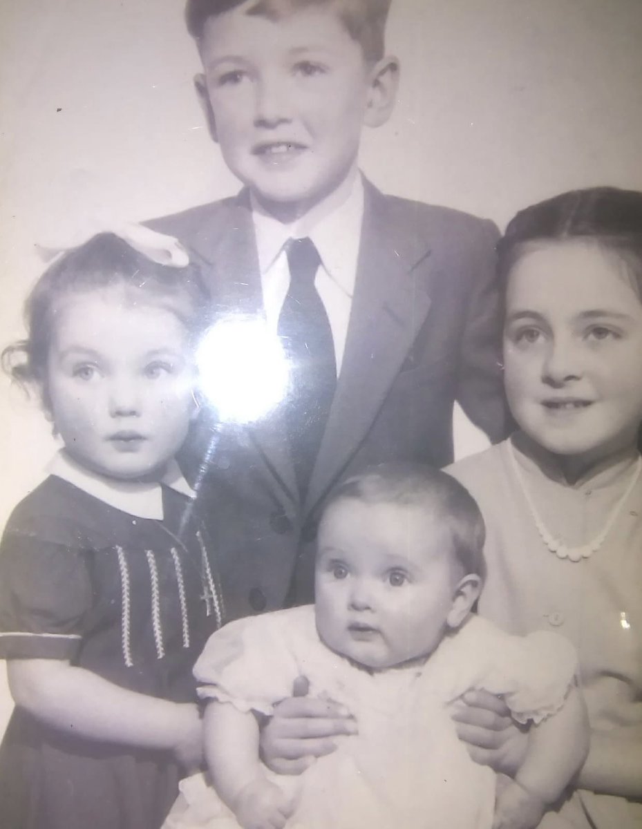 StretfordJane's tweet photo. It is with great sadness that I have to say our beloved sister Teresa died on Saturday. Our whole family is hurting. She brought so much joy to us all xx #RIPTess https://t.co/LdB8w2y1FQ