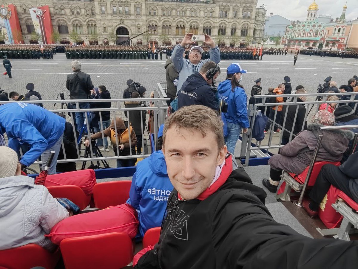SergeyKaryakin's tweet photo. С Днём Победы! 
Пусть мужество и героизм этого великого праздника никогда и никем не забываются. Пусть дух победы воодушевляет сердца и ведёт вперёд — к новым подвигам, успехам и достижениям.И пусть весь мир всегда живёт в мире, а о войнах напоминает лишь этот священный праздник! https://t.co/0njDooWi00