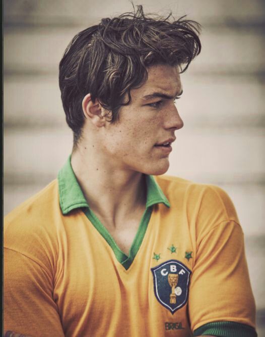 HushHushBrasil_'s tweet photo. E temos alguém fazendo mais um aninho de vida hoje.. Wolfgang Novogratz,ou melhor dizendo,nosso Patch Cipriano está completando 25 anos hoje!🎉

Primogênito de 7 irmãos,ex jogador de basquete e ator que esperamos ver em breve nas telinhas. Feliz aniversário Wolfie 🥰🎉❤️ https://t.co/VvBLPca9Fp