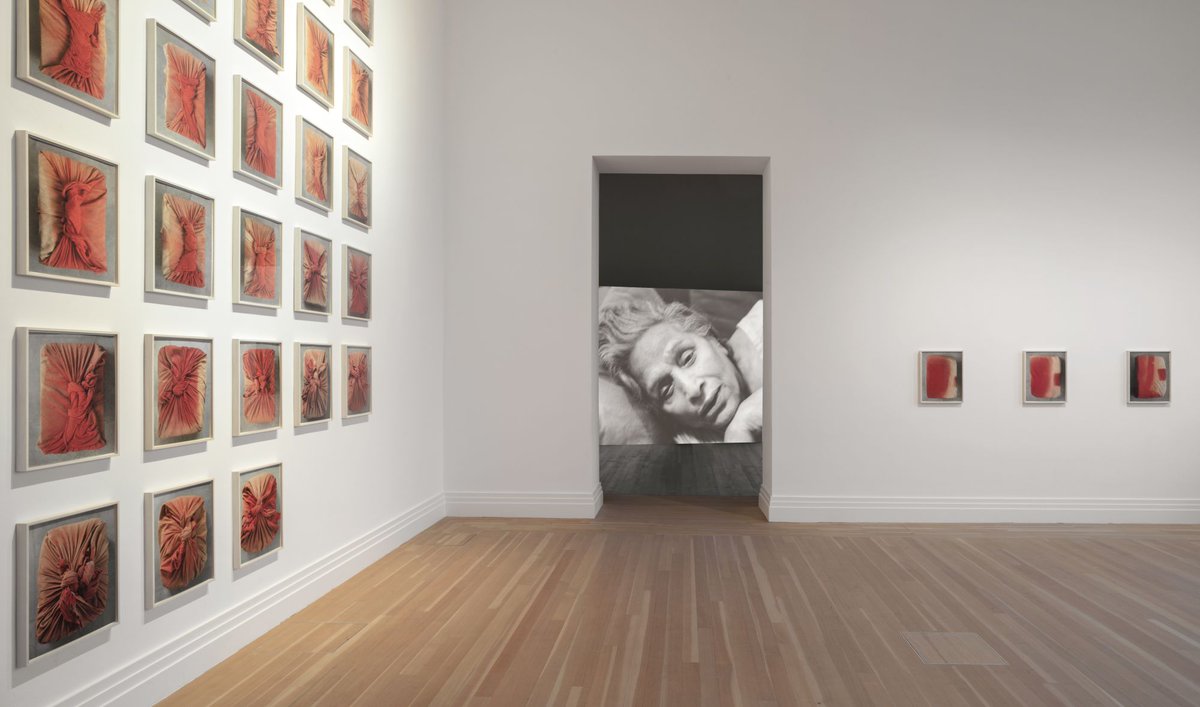 gropiusbau's tweet photo. “Time measures/Nothing but itself”, the author W. G. Sebald wrote and thus inspired the title of #DayanitaSingh’s series “Time Measures”. 

The colour photographs bridge Singh’s interest in archives and the motion of time with an alternating sense of privacy in her projects. https://t.co/bUOmwlJWlq