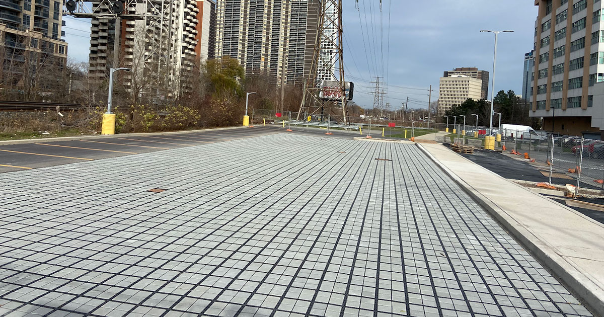 LIDPaving's tweet photo. Got an urgent project to take on?
Knotty #infrastructure problem?
Flat surface to pave?
Water runoff to control?
#Ecoraster is there when you need it, no matter the challenge. https://t.co/bE9pUgQKRR