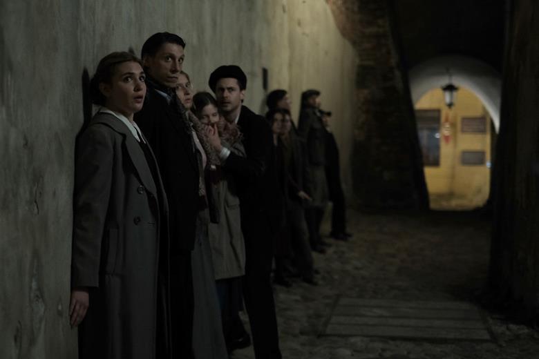 Sophie Nélisse, Dougray Scott to star in Quiver’s wartime drama ‘Irena’s Vow’, as WestEnd launches sales (exclusive) bit.ly/3KXJLOk