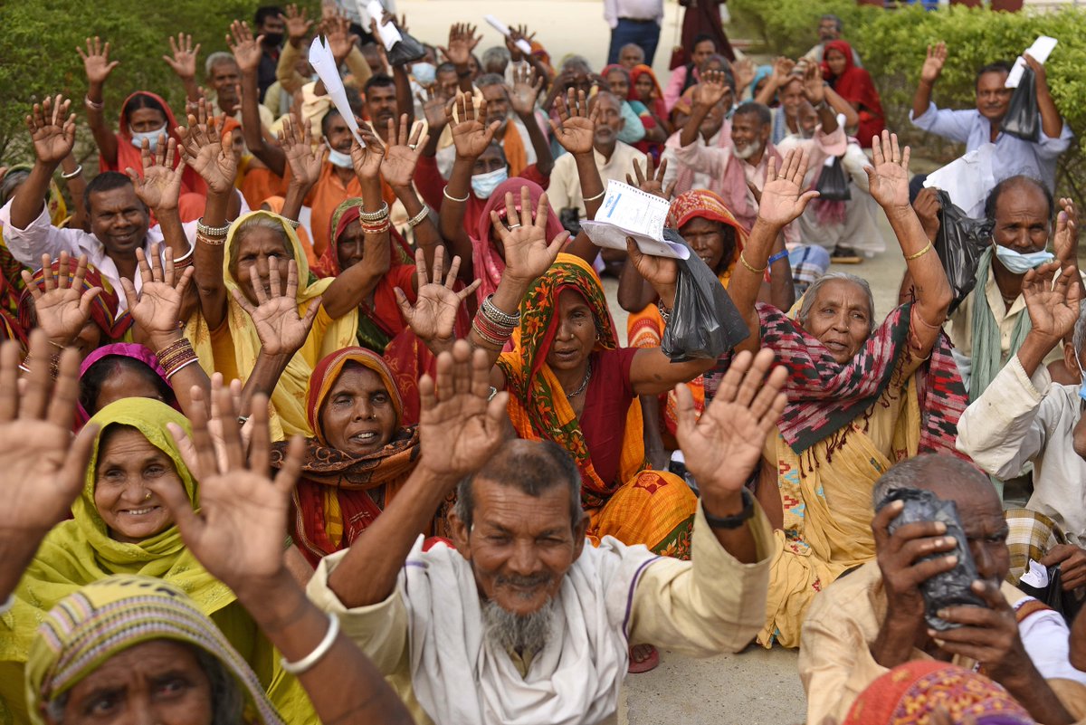mrtejkohli's tweet photo. 42 #TejKohliandRuitFoundation patients, all identified during a #screeningcamp in Nepal’s #Mahottari district #smile after their successful #cataractsurgeries in #Janakpur, #Nepal in May, 2022. #NeedlessBlindness #SeeingAgain #2030insight #Vision #TejKohliRuit #TejTalks https://t.co/9gpP1ex3Nf