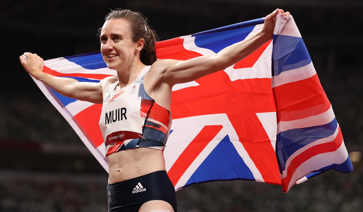 TeamGB's tweet photo. She lit up the athletics arena in Tokyo &amp; is now lighting candles on her birthday cake! 🎂
 
Wishing @lauramuiruns a very Happy Birthday🎈 https://t.co/lt6ulTOCxn