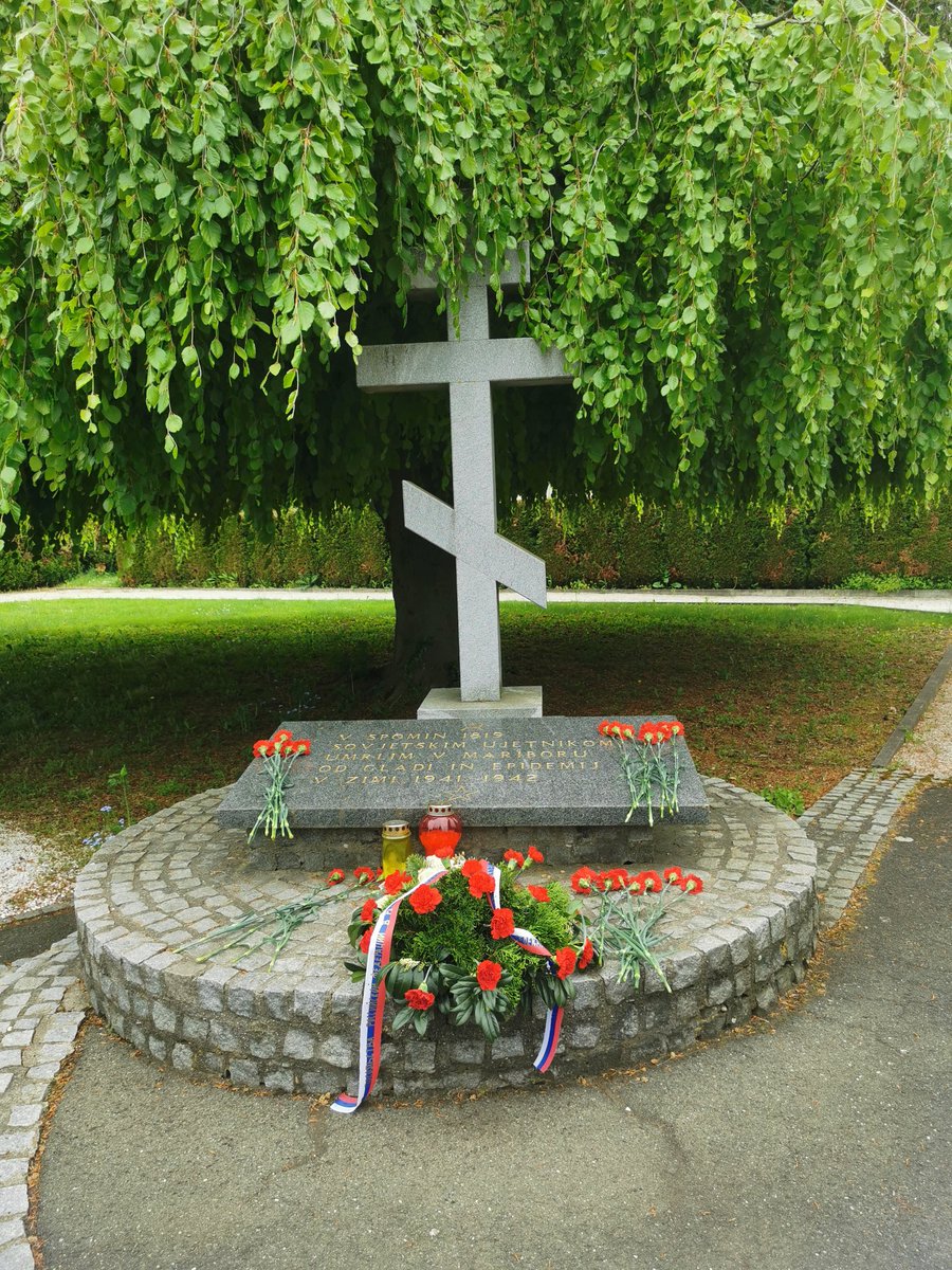 AmbrusSlo's tweet photo. О церемониях возложения венков к монументам советским воинам в г.Марибор и г.Мурска-Собота
https://t.co/oR2dLx8tXX
#Победа77 #деньпобеды2022 https://t.co/JWzkfnxDB0