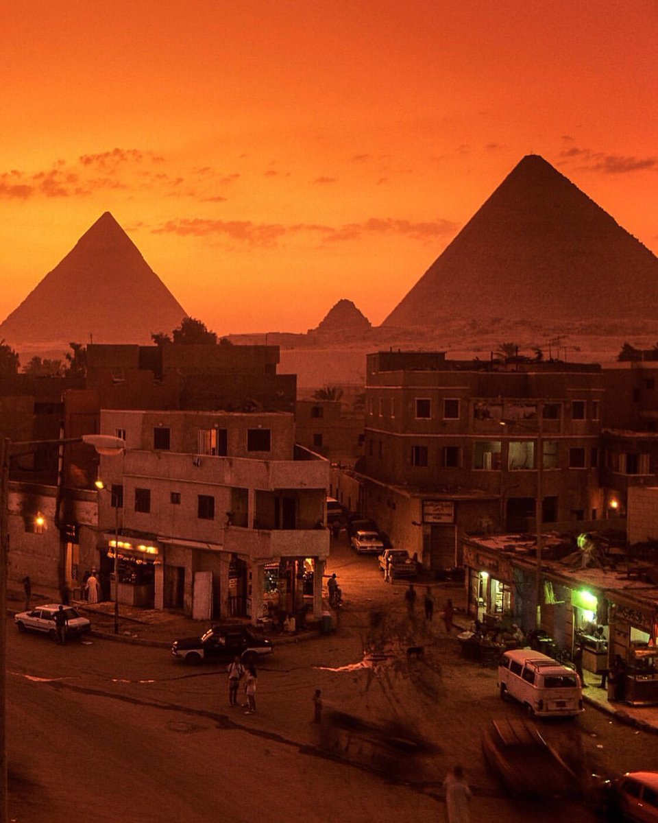 bymyegypt's tweet photo. Hands up if you’d rather be watching this sunset right now🙋♂️🙋♀️ Us too!
Tag someone you want to witness this incredible view with🥰👭
🖼 : @centerofegyptology #MyEgypt #TheGreatPyramids https://t.co/6Cs8bZgHXw