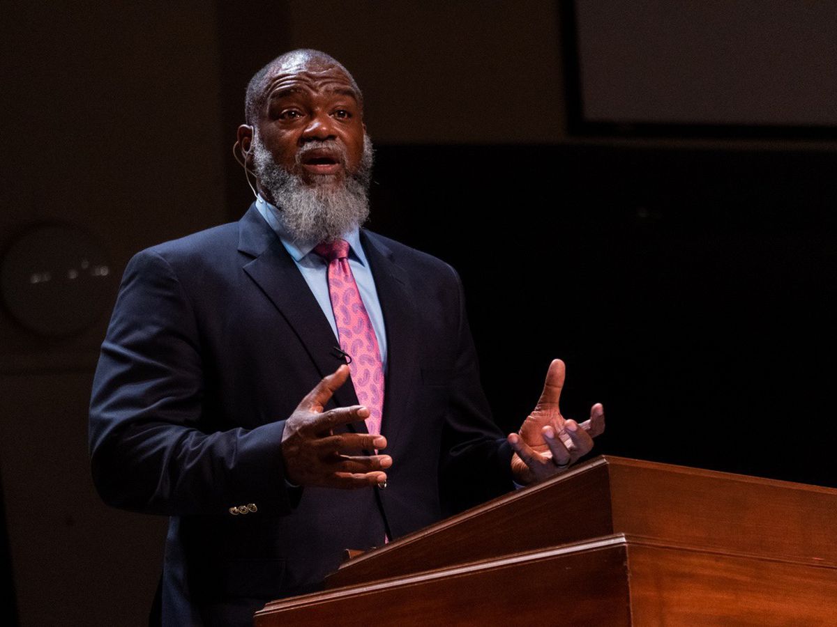 ostrachan's tweet photo. Here is what I’ve found about those who complain about tone: the tone they don’t like is "masculine." They don’t like strong, direct, and clear communication.

—Voddie Baucham killing the game https://t.co/FhegLUwqz2