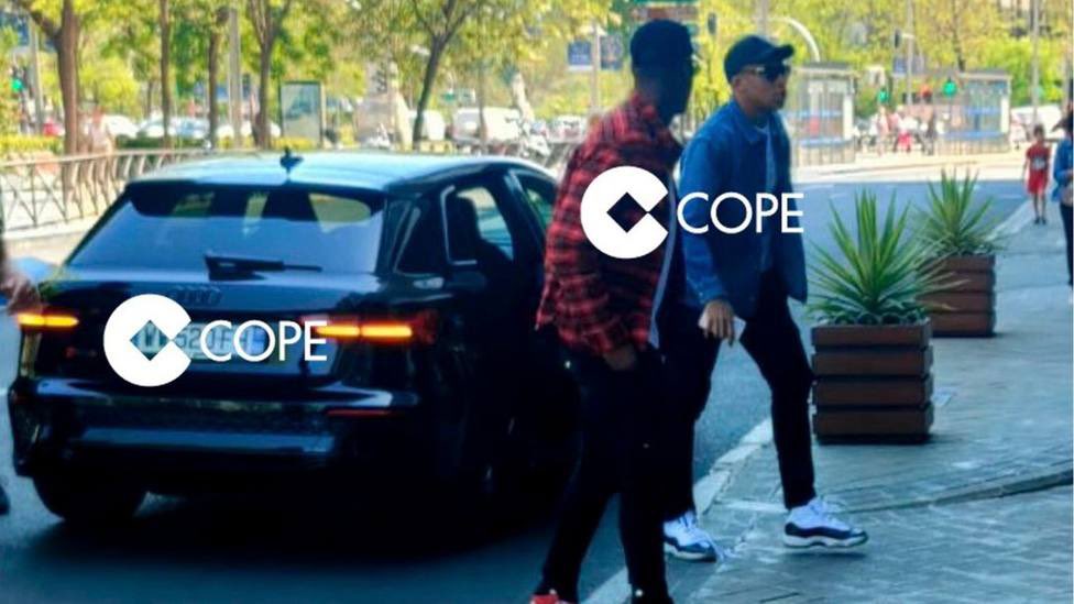 ElFumi2's tweet photo. Mbappé esta en Madrid y el Audi que conduce tiene matricula francesa...
Se ha traido hasta el coche..!!!! https://t.co/uVU55sG2zA