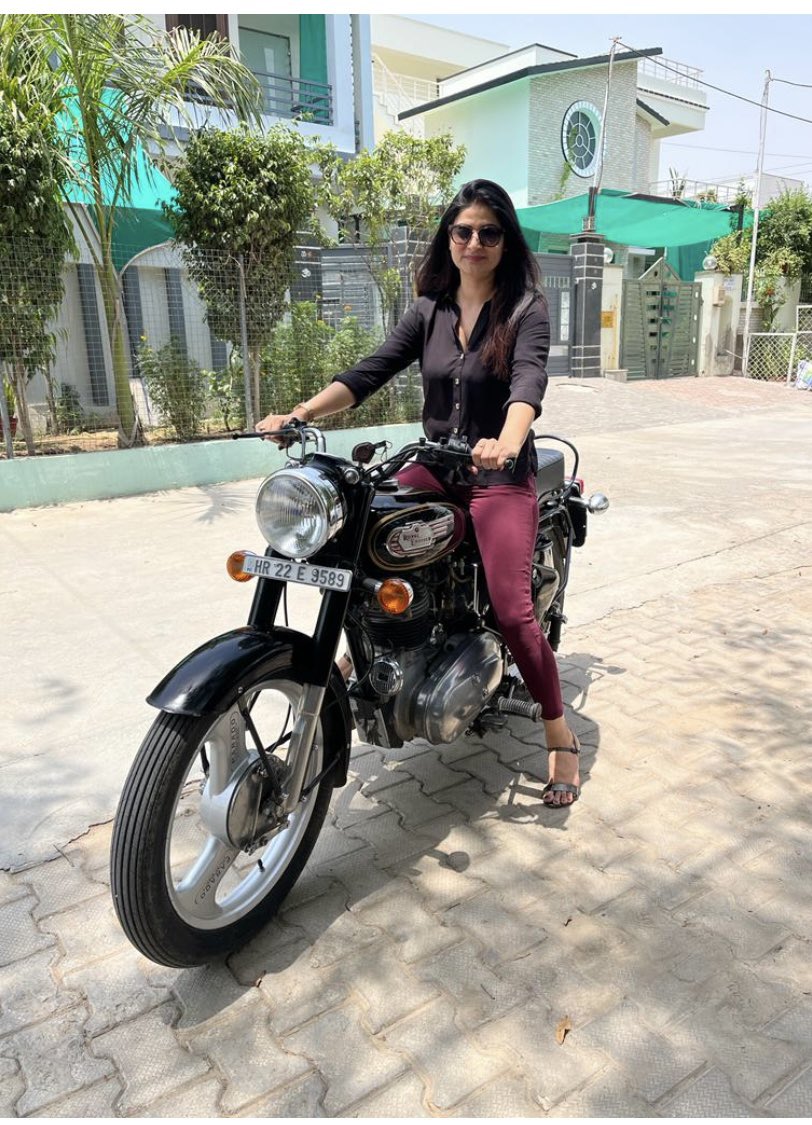himanshianchor's tweet photo. #bullet #RoyalEnfield #oldbullet #vintage #Castironengine
उल्टे gear वाली bullet 😎 https://t.co/7cTPQTkn2w