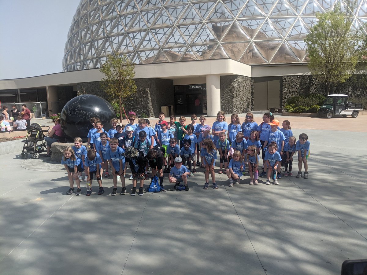 hekrdlet's tweet photo. @nebr_christian K-3 students have landed safely! Let the elephant rides begin! https://t.co/98SoEILfsW