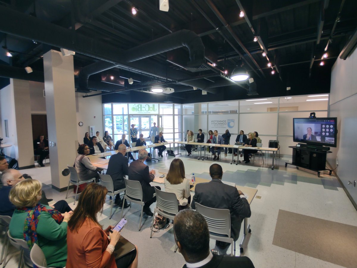 JoCoEconomicDev's tweet photo. The @JoCoEconomicDev is honored to listen in to the roundtable discussion with leadership from @US_EDA @novonordisk @ncbiotech @ncbio @NCCommerce @NCCU_BRITE and others at the @jccEDU Biotechnology Workforce Development Center. #GrowWithJoCo #BiopharmaCrescent #JoCoBio https://t.co/jXlAQRxKTt