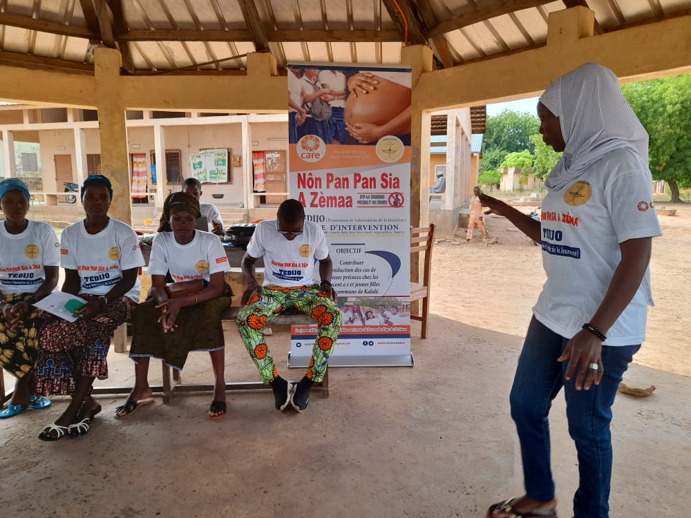 Asso_Barika's tweet photo. Nos ami.e.s des clubs extrascolaires* désormais en réseau pour amplifier les actions de promotion du #Droit à la #Santé_Sexuelle_et_Reproductive des Adolescent.e.s et Jeunes.
#Péonga a abrité l'activité ce dimanche 08/05/2022
#TEDIJO: #StopVBG #StopGND @CARE https://t.co/d9M7PWPwER