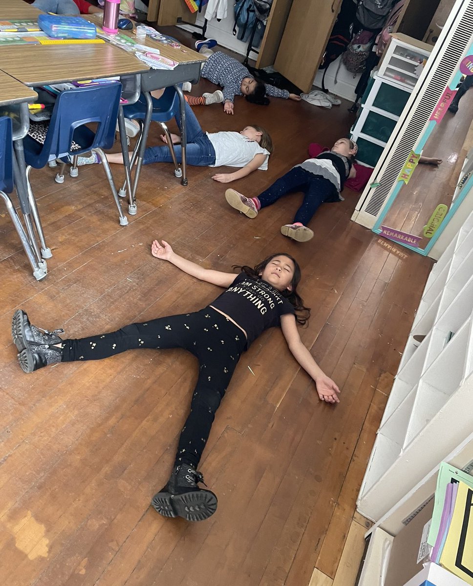 TContiG3's tweet photo. Quieting our minds &amp; calming our bodies in preparation for testing week with Team Degennaro. #SEL #StrongEmpoweredLeaders #spartanlegacy #Wanamassastrong #testtakingstrategies #whatsinyourtoolbox @WanamassaElem @A_DePasquale48 https://t.co/z1i6kCewWh