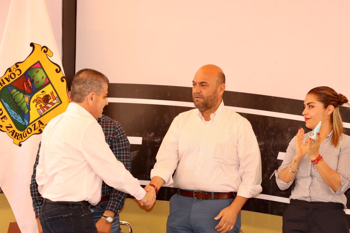 Acompañé al Gobernador Miguel Ángel Riquelme Solís y al Alcalde de #Matamoros Miguel Ángel Ramírez, al inicio de obras de recarpeteo de la Calzada Cristóbal Díaz, obra anhelada por los vecinos y que viene a elevar el nivel de vida de los ciudadanos.
#NadieSeRelaja