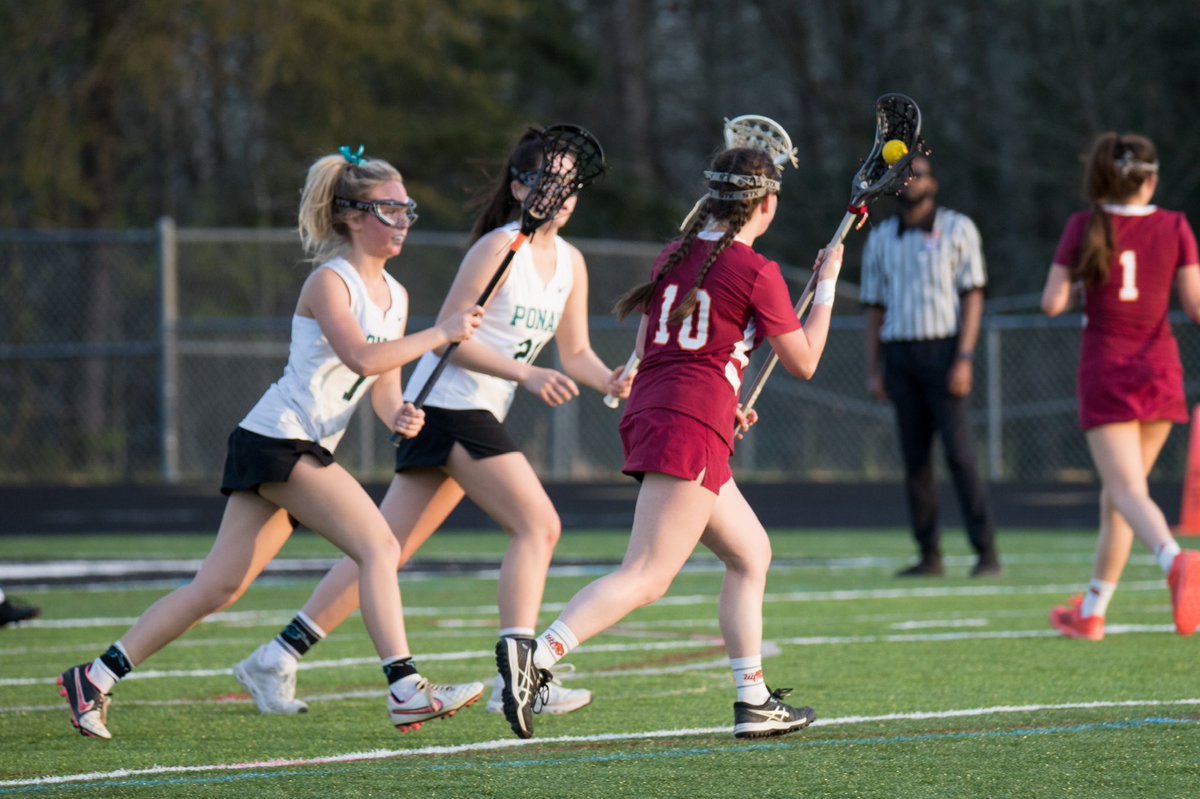 mvhs_girlslax's tweet photo. Our 5th senior being recognized tonight is attacker, @julie_snow04. Julie is a 2-year varsity letter winner. She is also a dual-sport athlete for the lacrosse and field hockey team. Julie will be continuing her education at @elonuniversity! https://t.co/xxy8St1l6M