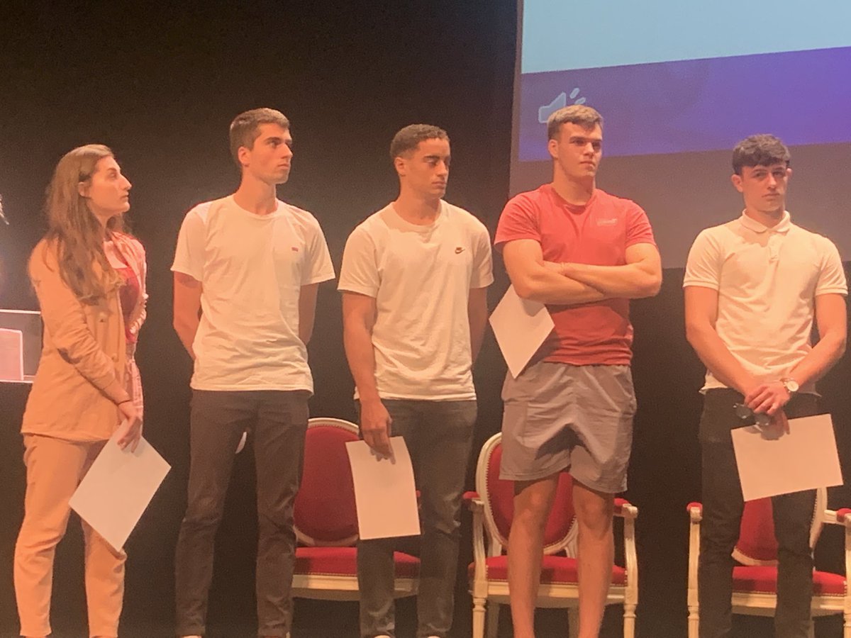 annepats63's tweet photo. Très beau moment de partage à L’opéra de Clermont autour de nos sportifs de haut niveau ! bravo à tous ces sportifs SHN et SBHN de ⁦@ESCClermont⁩ a l’image de Yohan Kellhofner joueur espoir  rugby a l’Asm ! https://t.co/qjrjIpTo4I